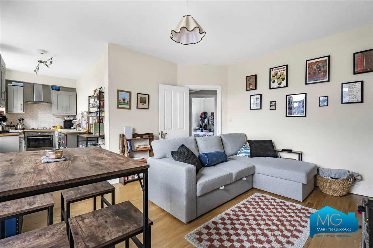 Alexandra Park Road, London, N10, photo 10