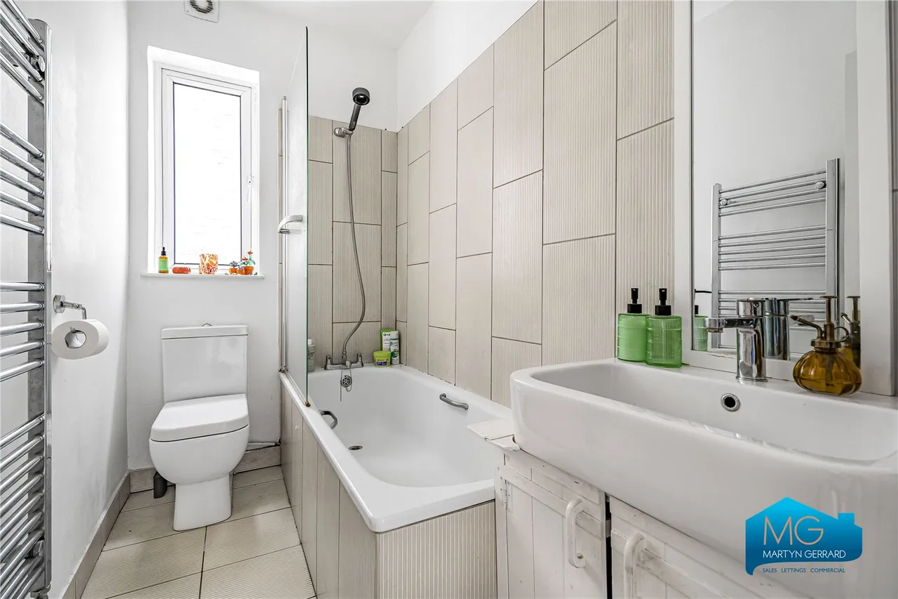 Alexandra Park Road, London, N10, photo 16