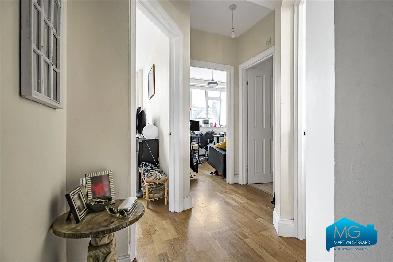 Alexandra Park Road, London, N10, photo 14