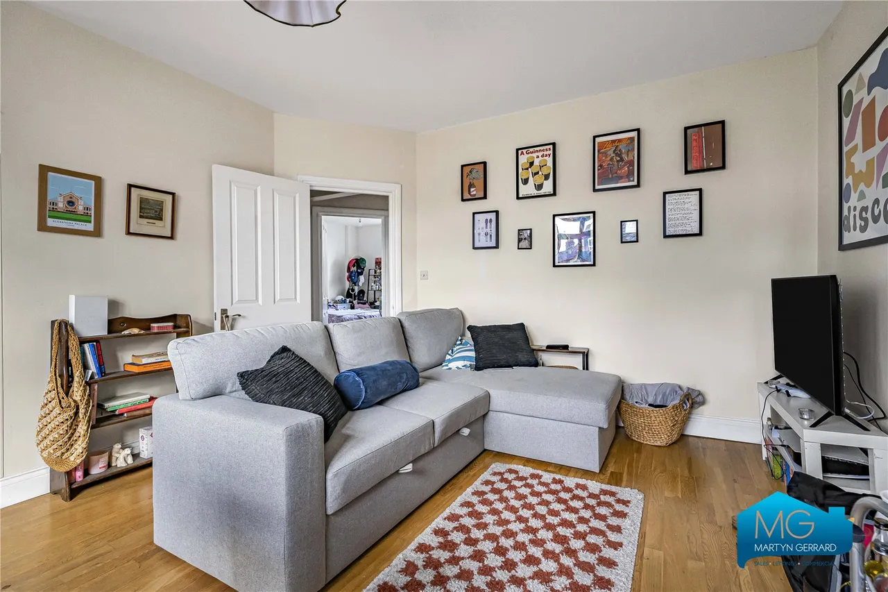 Alexandra Park Road, London, N10, photo 9