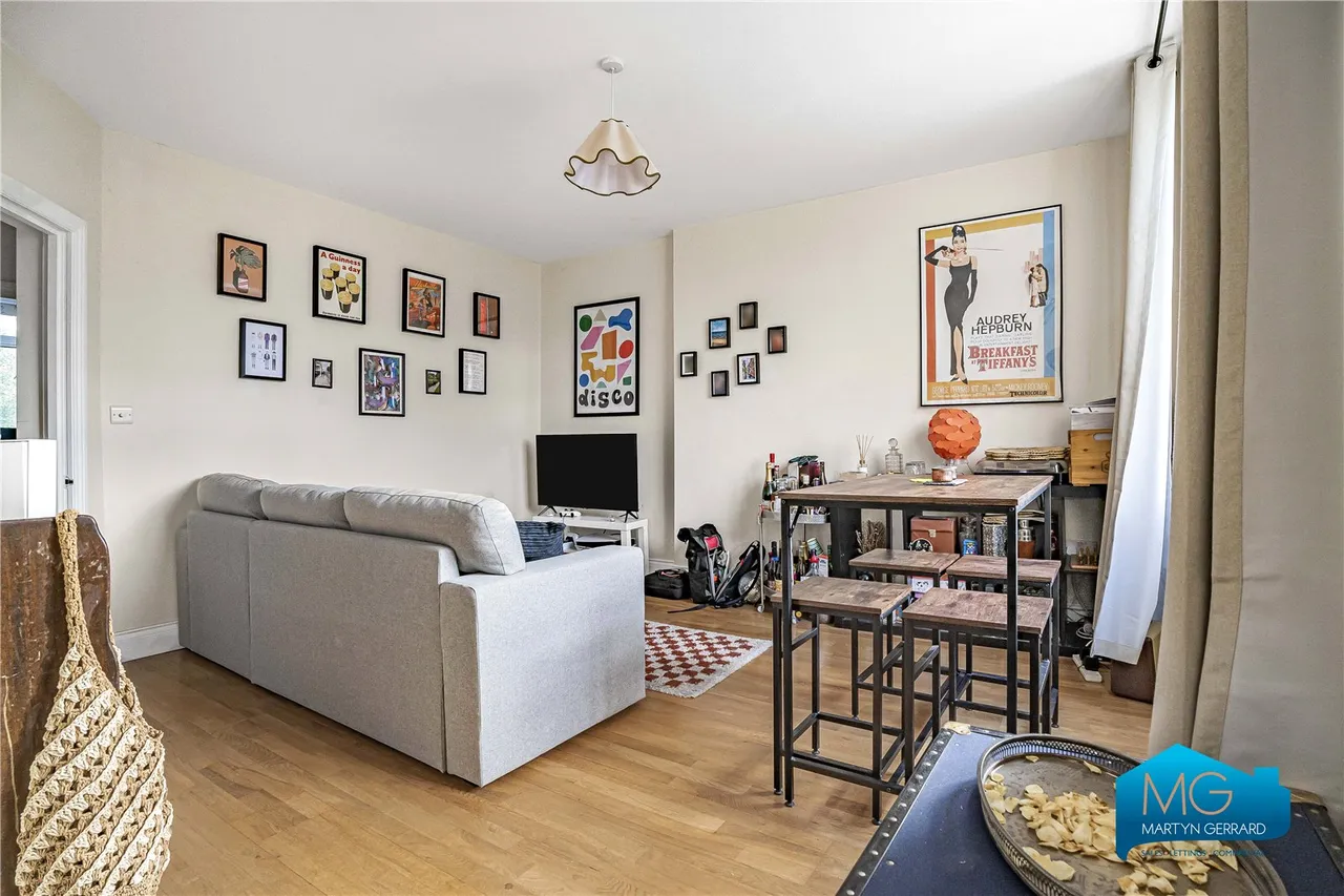Alexandra Park Road, London, N10, photo 6