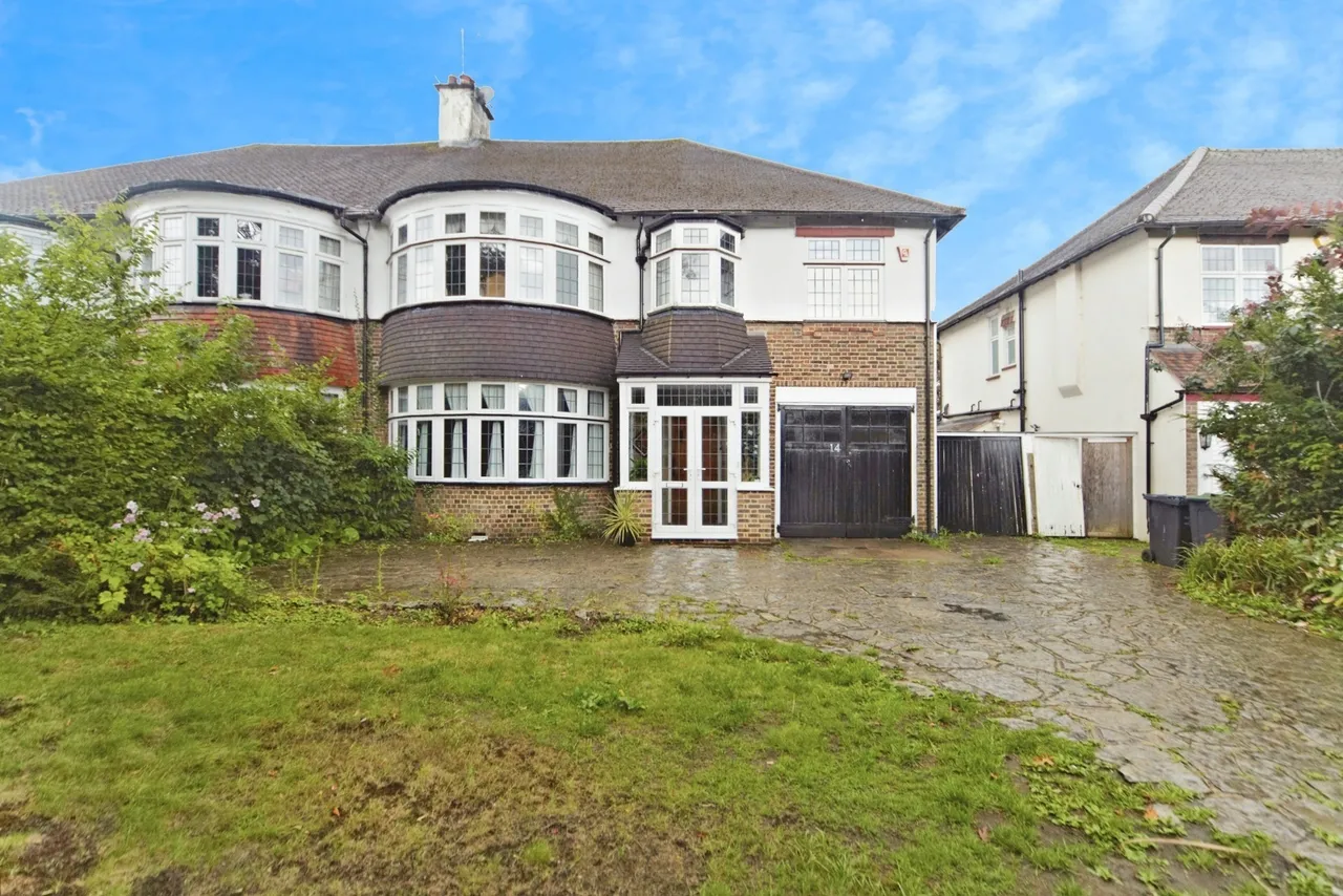 5 bed house for sale — Addington Road, Sanderstead, South Croydon, CR2
