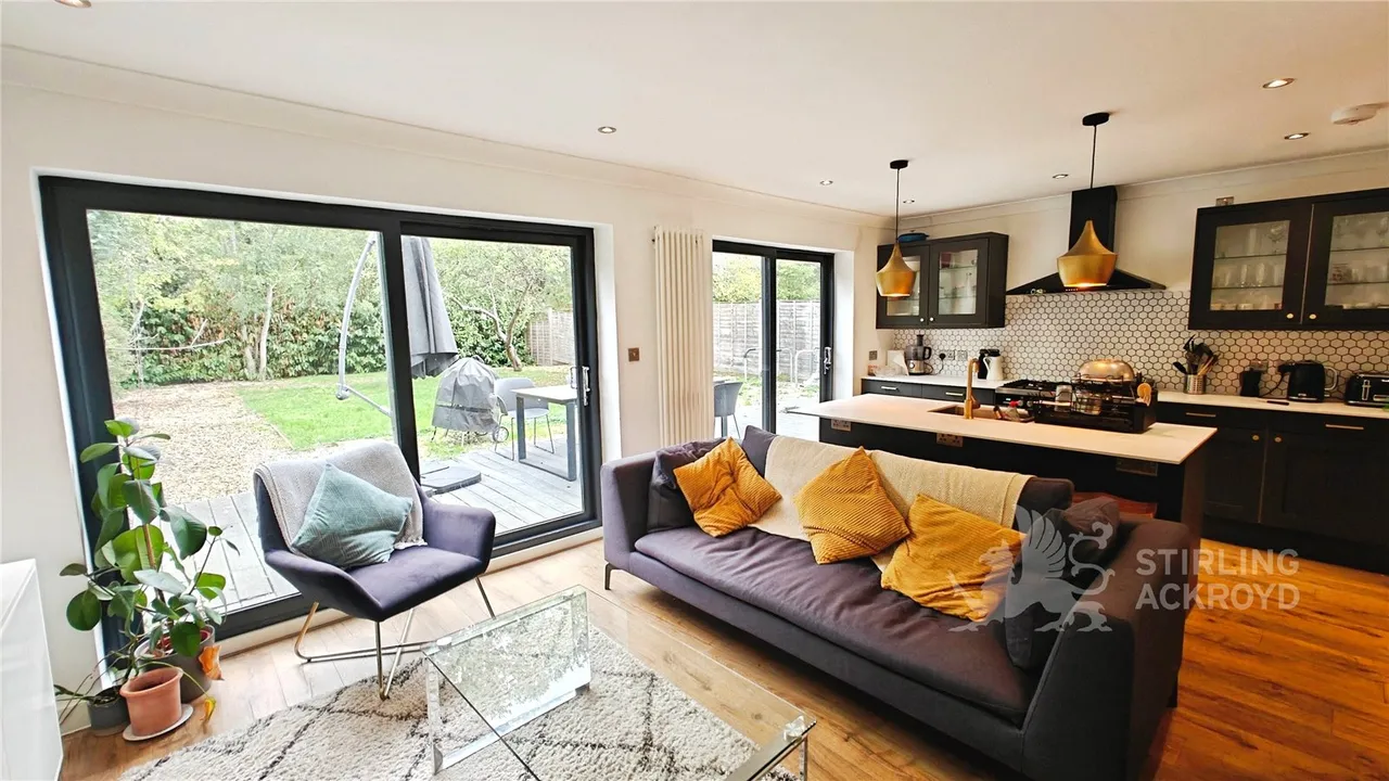 Applegarth Avenue, Guildford, GU2, photo 4