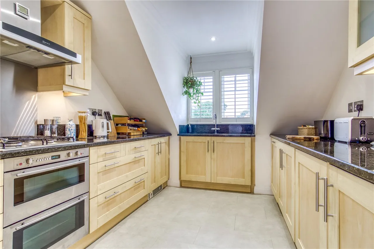 3 bed flat for sale — Penn Hill Avenue, Lower Parkstone, Poole, Dorset, BH14