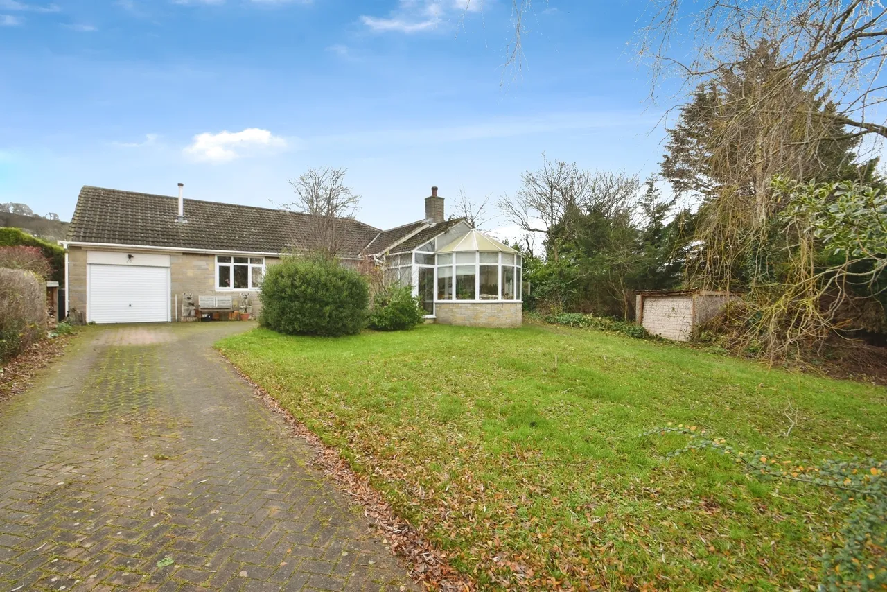 4 bed house for sale — Sunhill Drive, Baildon, Shipley