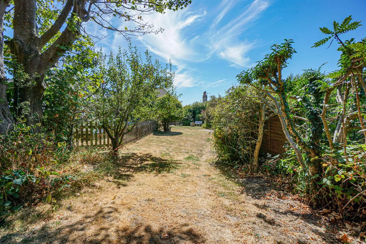 Fairlight Road, Hastings, photo 31