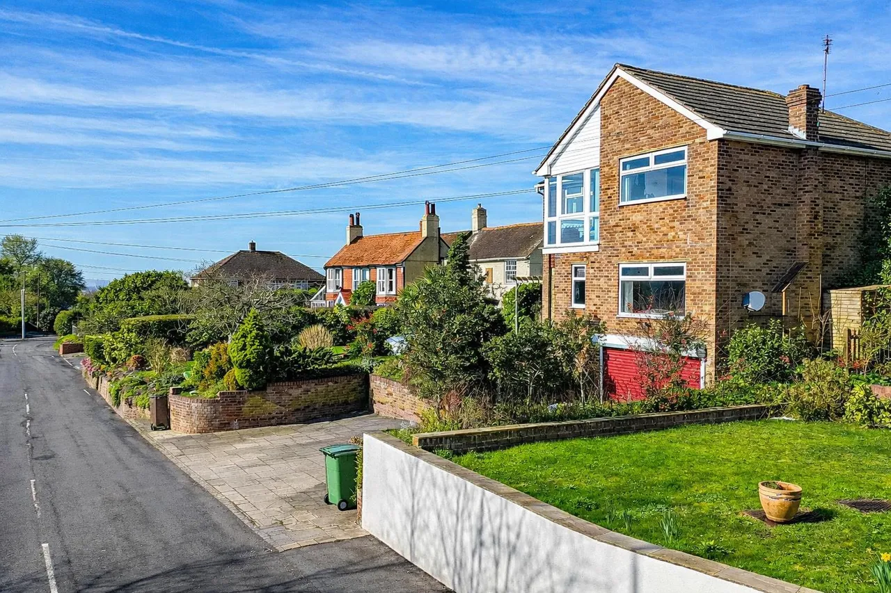 Fairlight Road, Hastings, photo 47