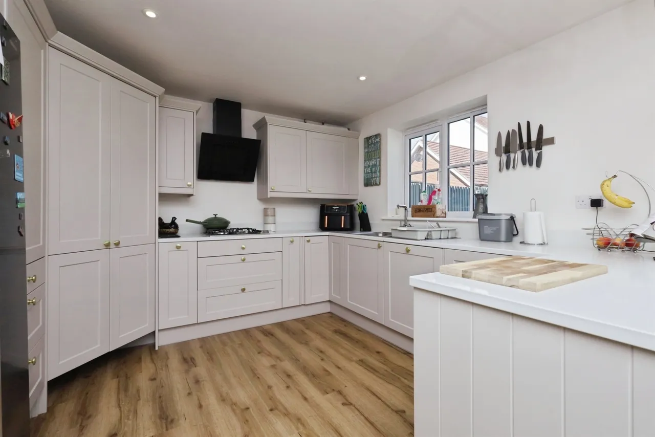Solent Crescent, Hailsham, BN27, photo 4