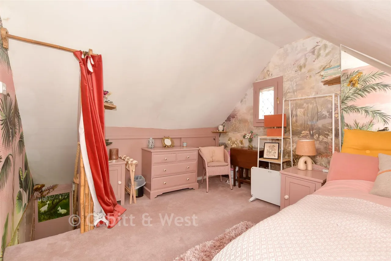 Station Road, Horsham, RH13, photo 14