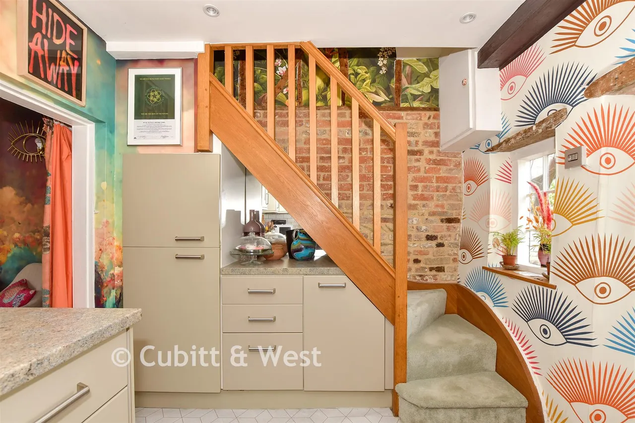 Station Road, Horsham, RH13, photo 7