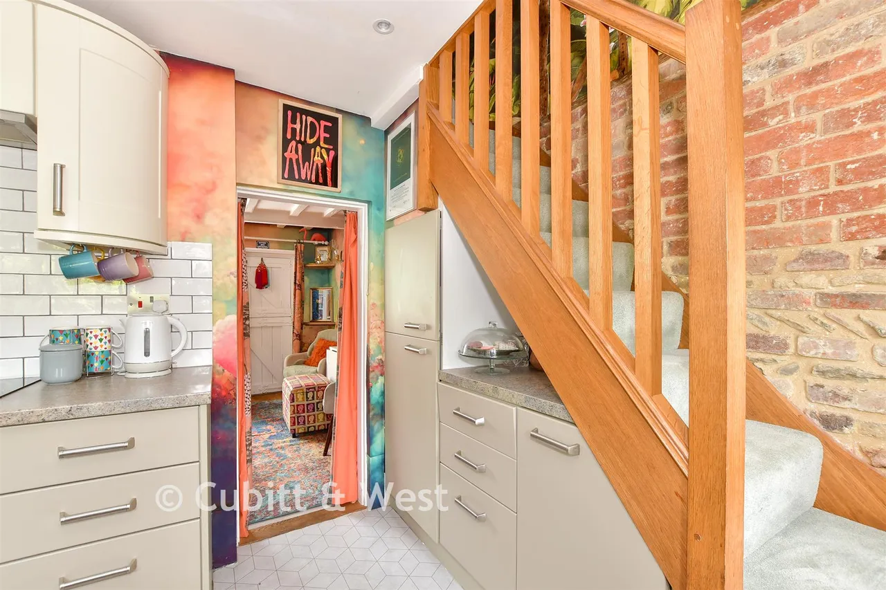 Station Road, Horsham, RH13, photo 6