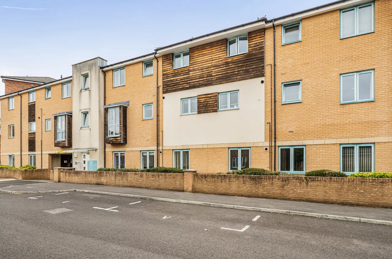 2 bed flat for sale, Conduct Gardens, Eastleigh, SO50