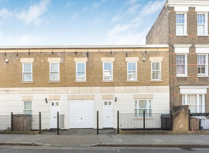 3 bed house to rent — Star Road, West Kensington, W14