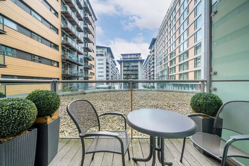 Queenstown Road, London, photo 2