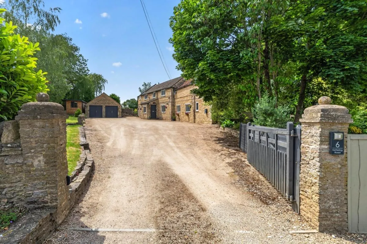 Kettering Road, Weldon, NN17, photo 47