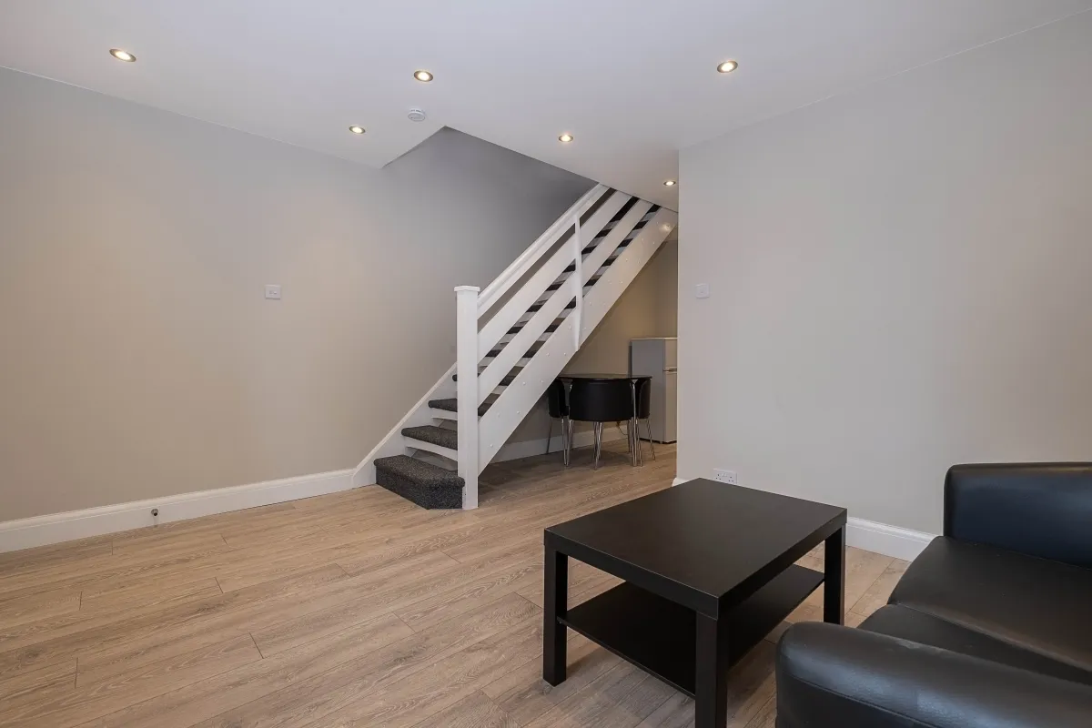 Vine Place, Hounslow, TW3, photo 5