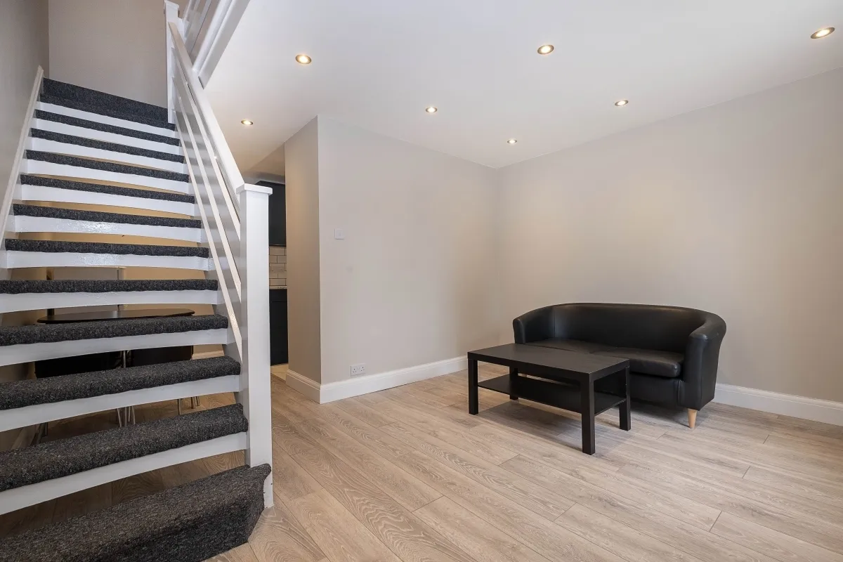 Vine Place, Hounslow, TW3, photo 3