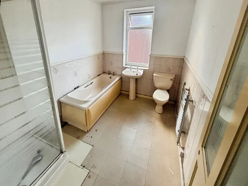 Shaftesbury Road, Swinton, M27, photo 9