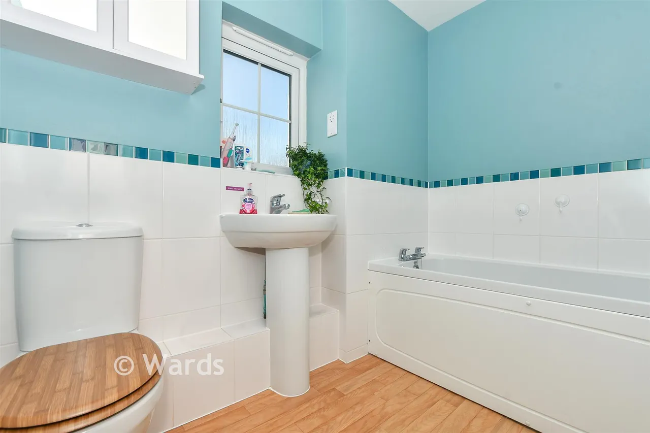 Poppy Mead, Ashford, TN23, photo 13