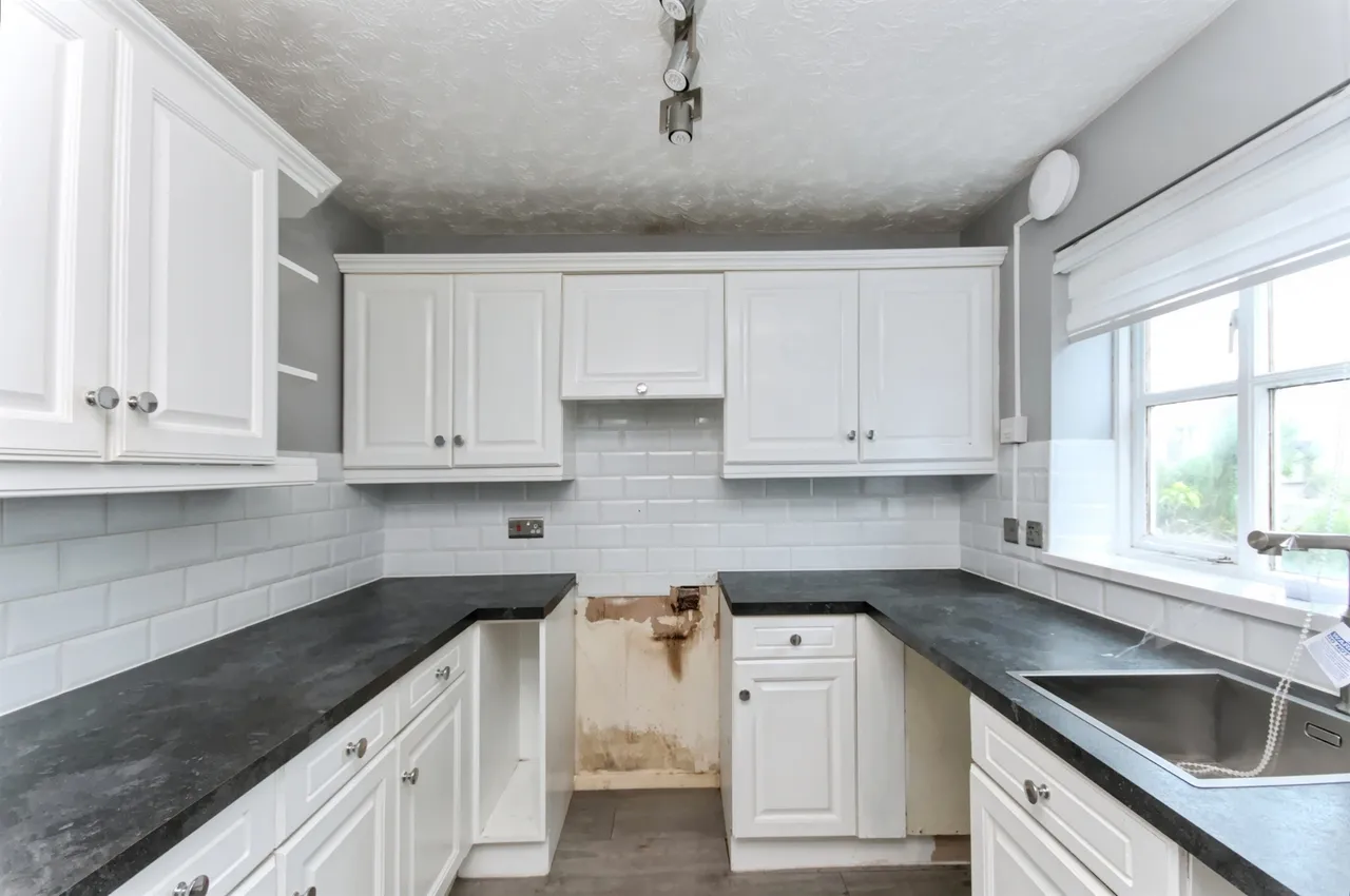 Broad Oak Close, Eastbourne, BN23, photo 4