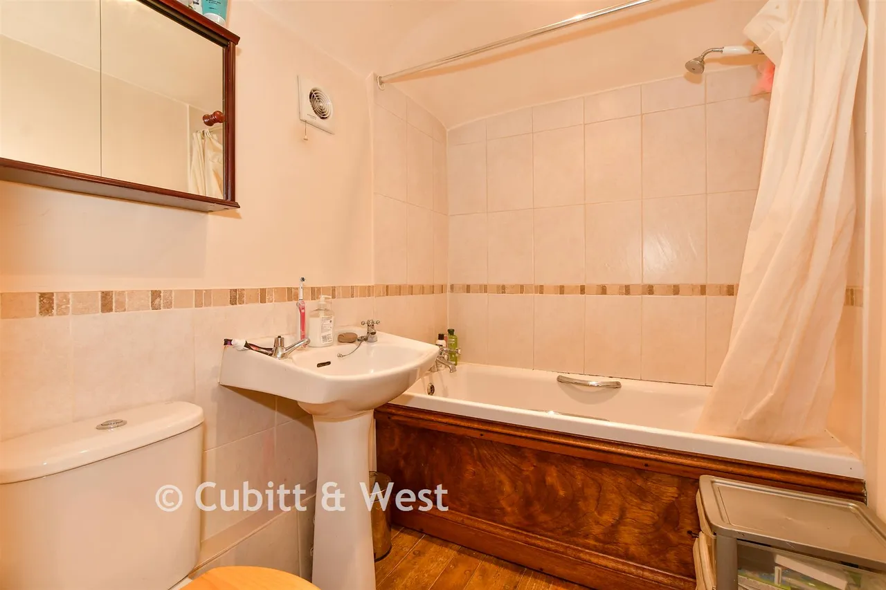 Petworth Road, Kirdford, RH14, photo 5