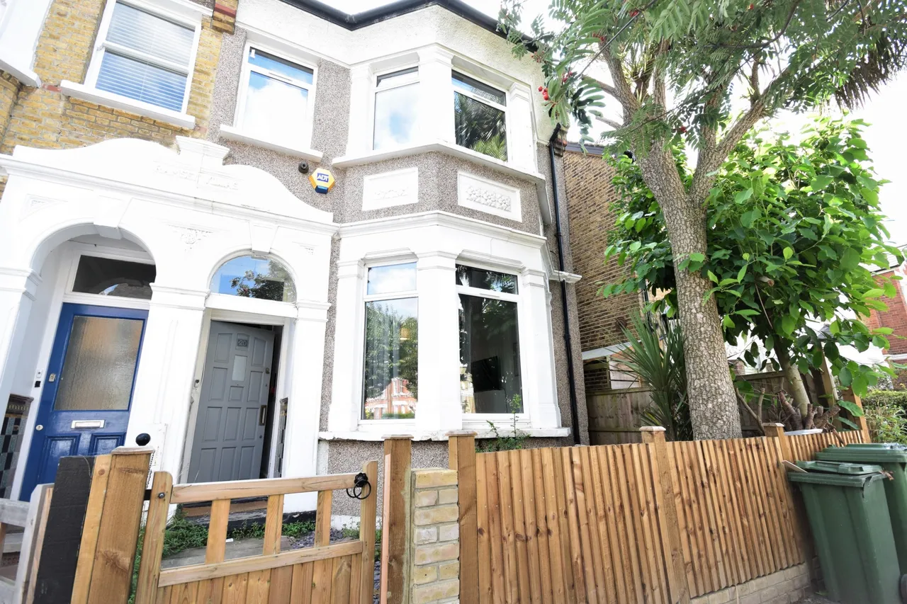 5 bed house to rent — Wiverton Road, Sydenham, SE26 5HY
