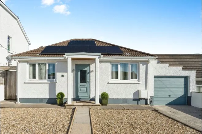 3 bed house for sale — Bryngwyn Road, Llanelli