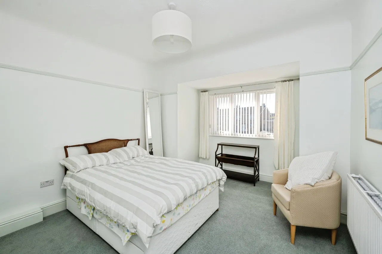 Bryngwyn Road, Llanelli, photo 9