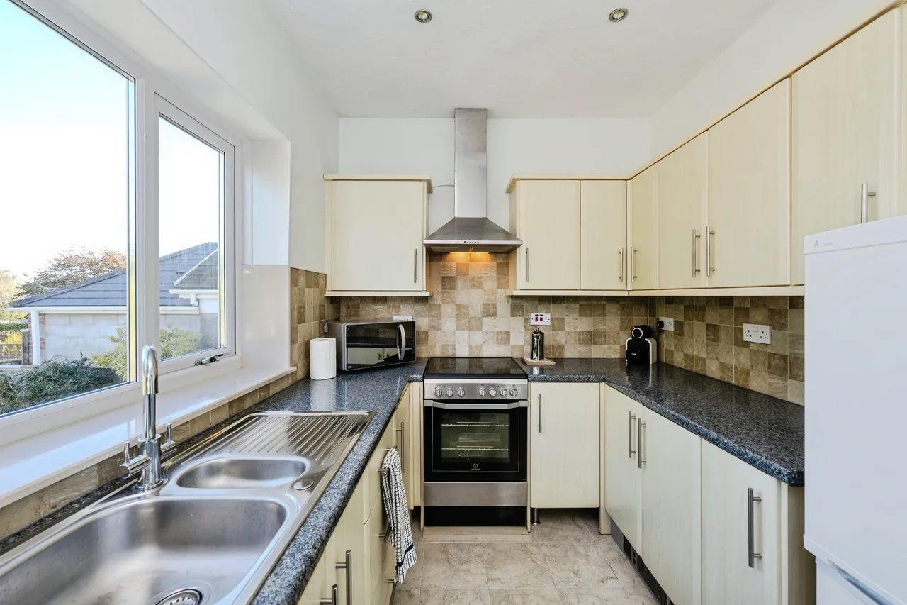 Bryngwyn Road, Llanelli, photo 5