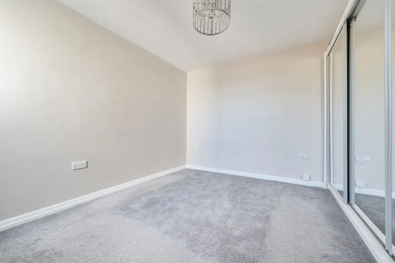 Dunraven Drive, Enfield, EN2, photo 9