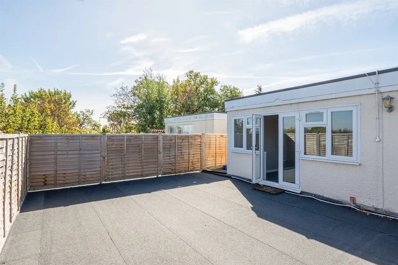 Dunraven Drive, Enfield, EN2, photo 5