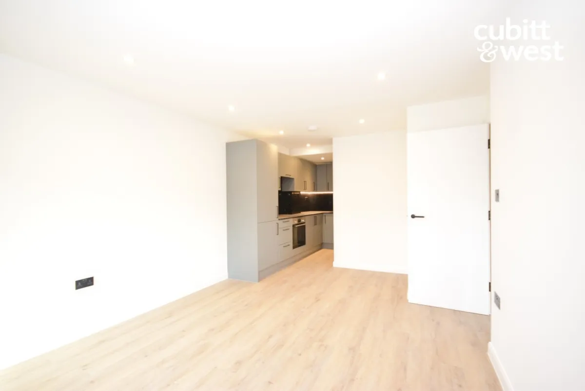 1 bed flat to rent, Bridge Street, Leatherhead, KT22