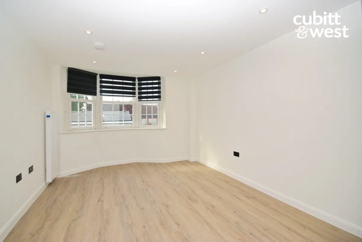 Bridge Street, Leatherhead, KT22, photo 4