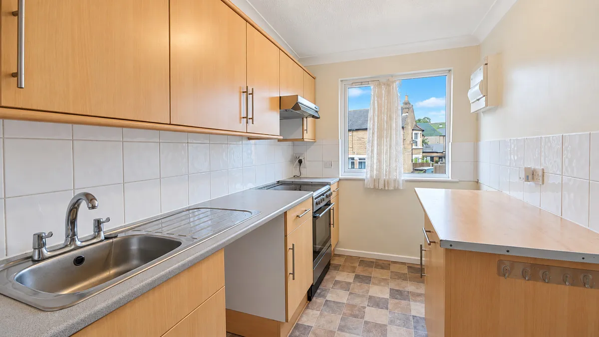 Brentwood Road, Romford, RM1, photo 8