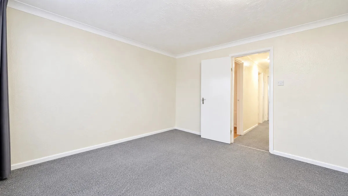 Brentwood Road, Romford, RM1, photo 9