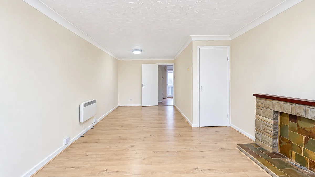 Brentwood Road, Romford, RM1, photo 6