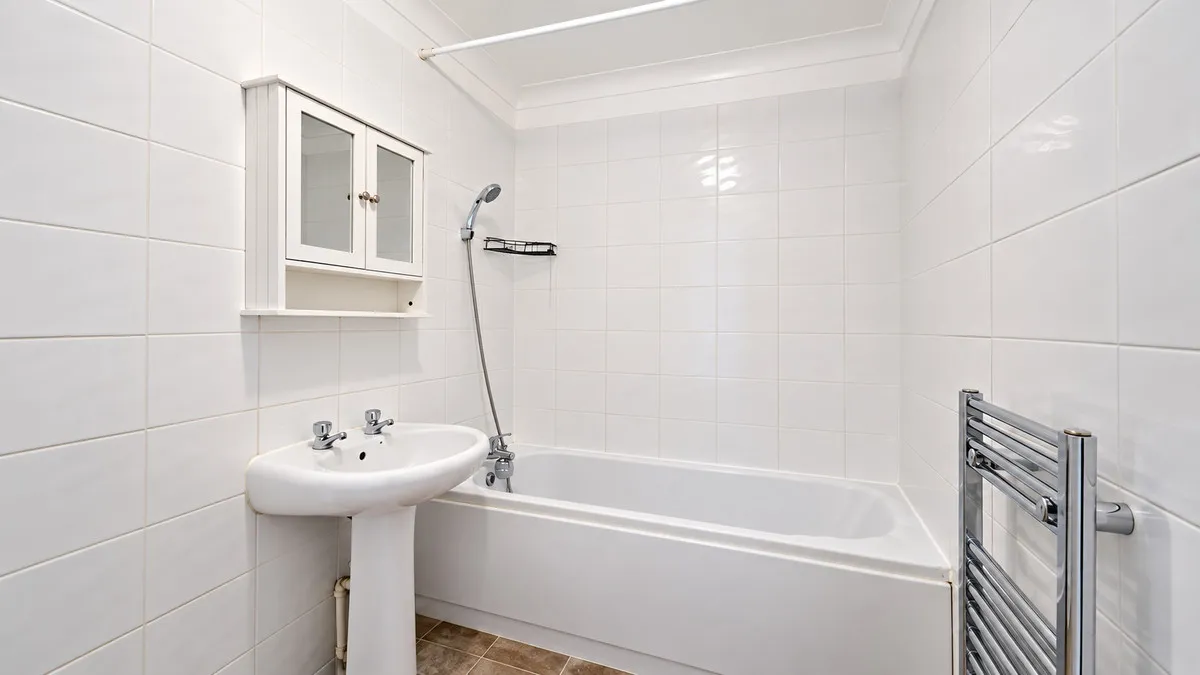 Brentwood Road, Romford, RM1, photo 13