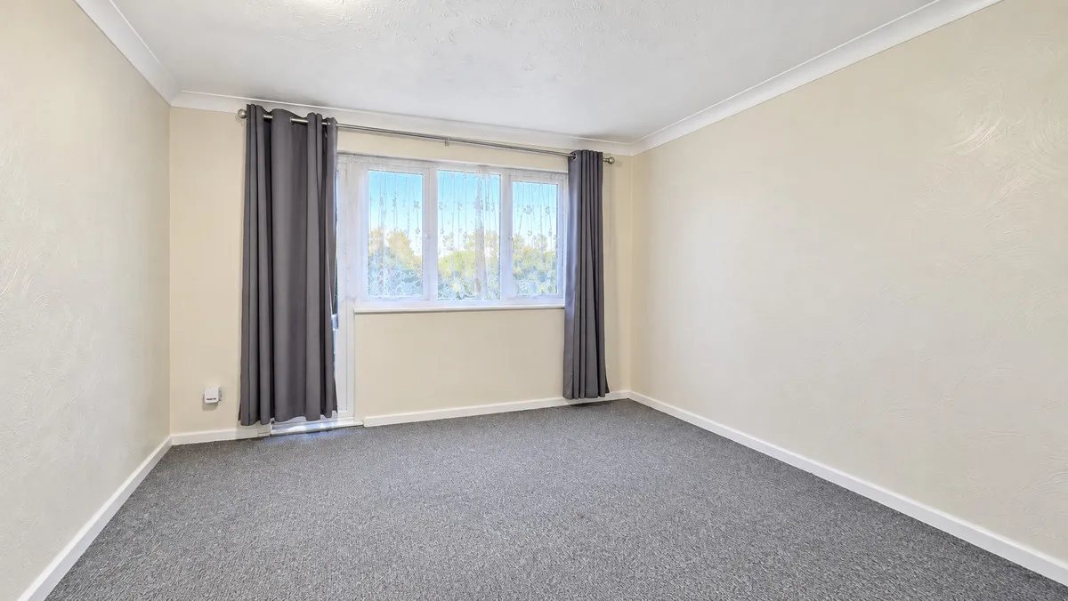 Brentwood Road, Romford, RM1, photo 12