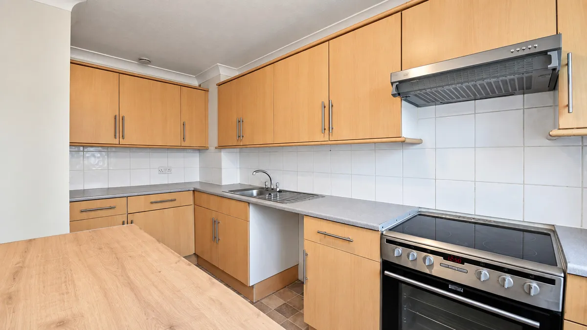 Brentwood Road, Romford, RM1, photo 7