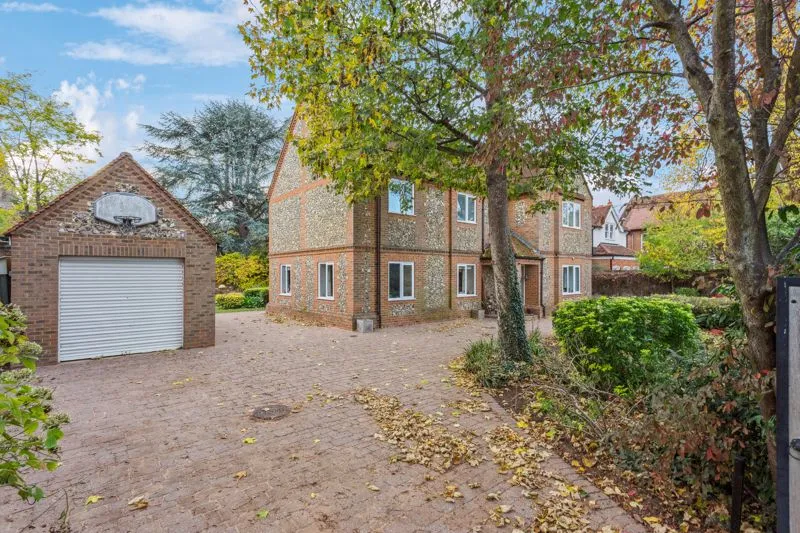 5 bed house for sale — Mill Road, Marlow SL7 1PX