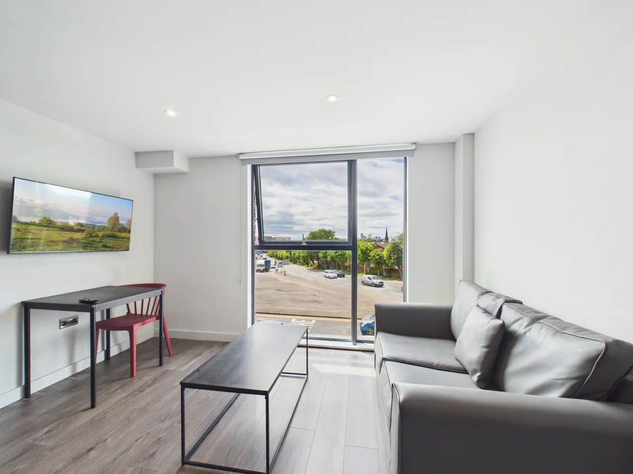 flat to rent, Low Hill Street, L6