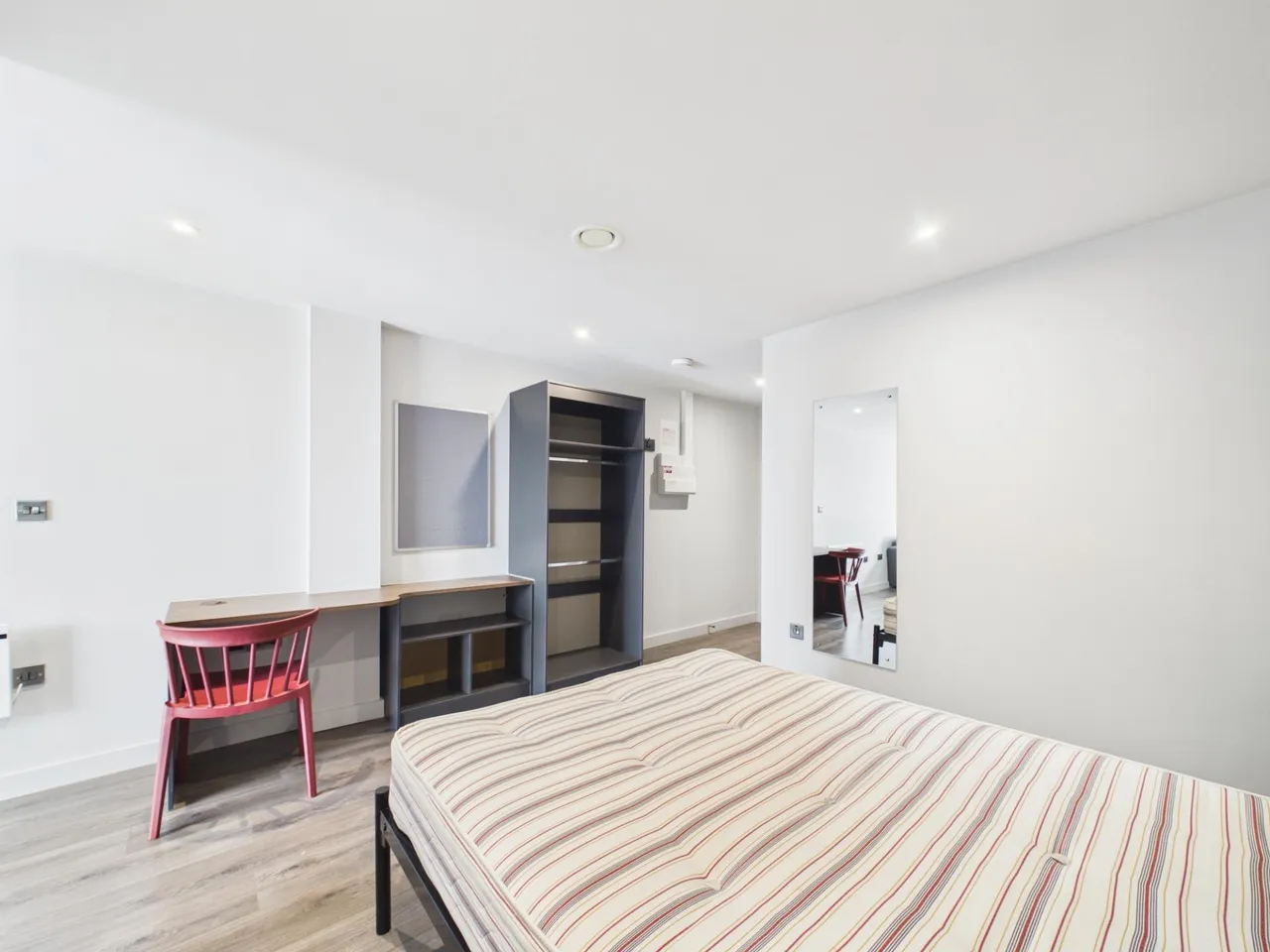 Low Hill Street, L6, photo 7