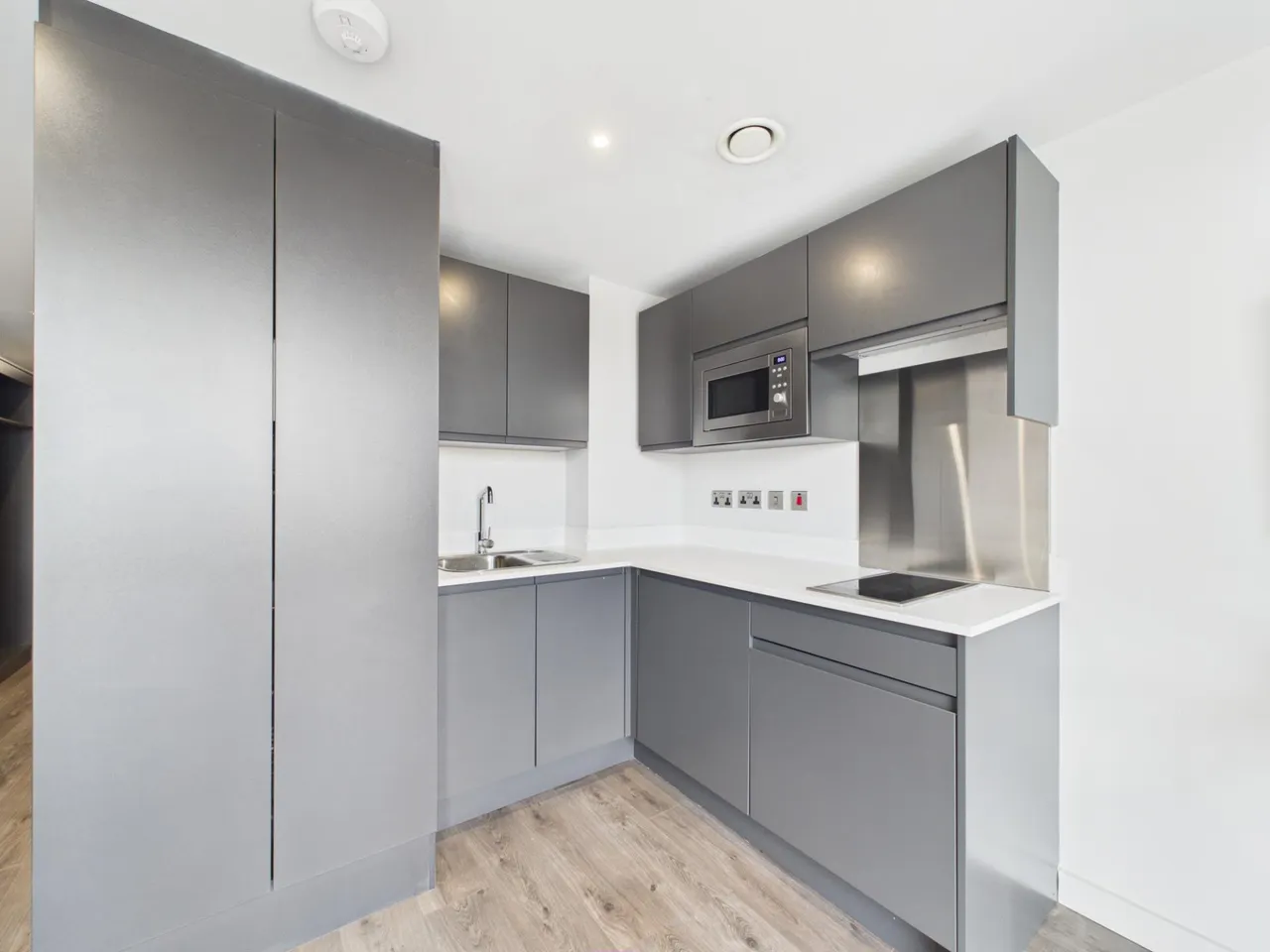 Low Hill Street, L6, photo 2