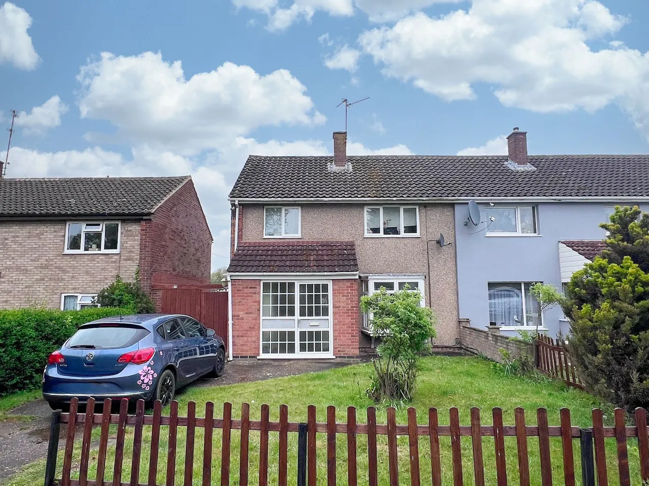 3 bed house for sale — Taunton Avenue, Corby, NN18