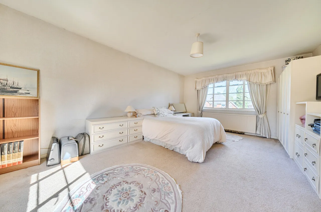 Lime Avenue, Camberley, Surrey, GU15 2BH, photo 6