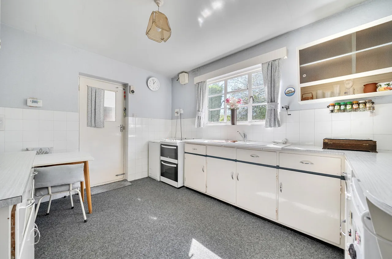 Lime Avenue, Camberley, Surrey, GU15 2BH, photo 4