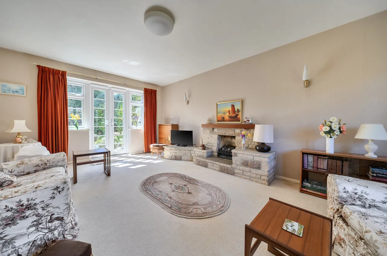 Lime Avenue, Camberley, Surrey, GU15 2BH, photo 3