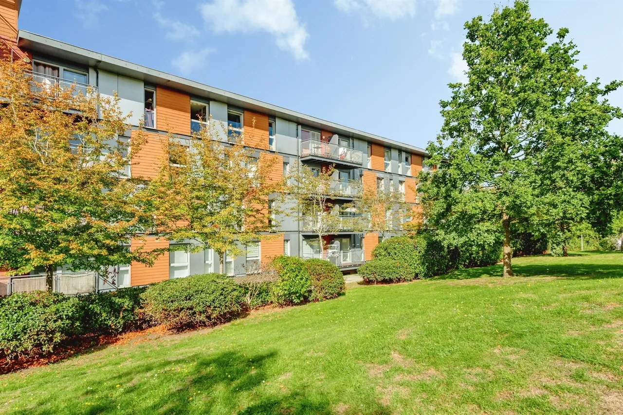 Commonwealth Drive, Crawley, RH10, photo 19