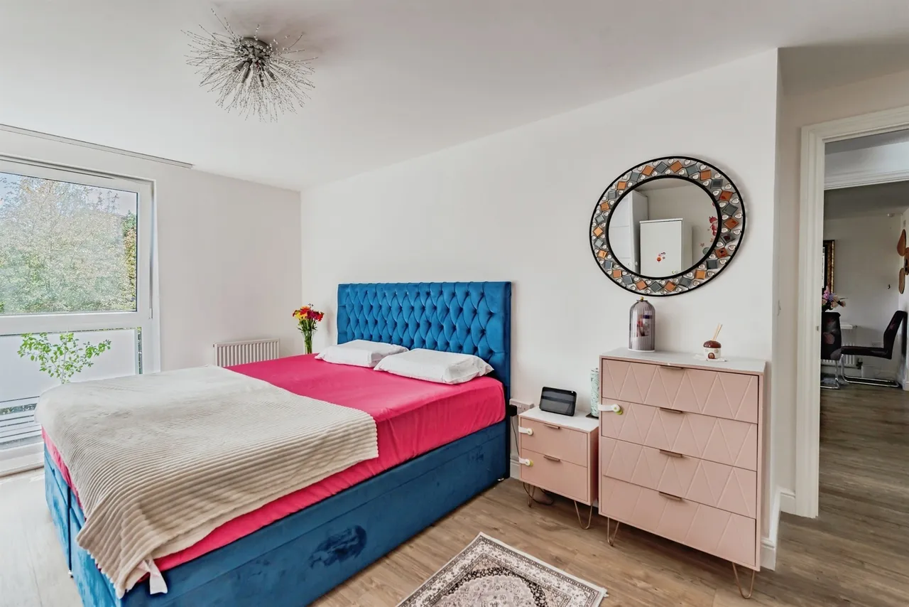 Commonwealth Drive, Crawley, RH10, photo 15