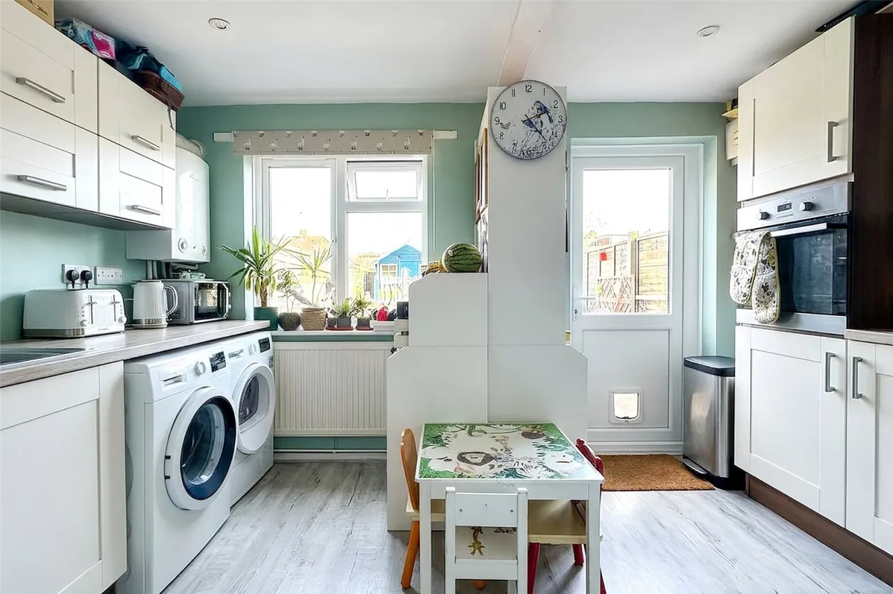 Rustington, Littlehampton, BN16, photo 2